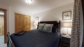 Horsin Around Tennessee