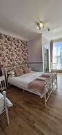 LilyRose Hotel