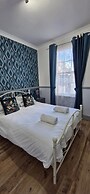 LilyRose Hotel