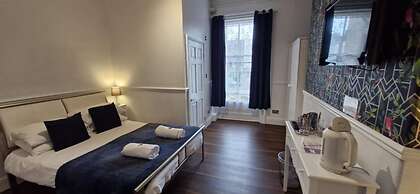 LilyRose Hotel