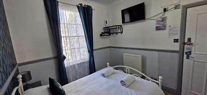 LilyRose Hotel