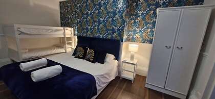 LilyRose Hotel
