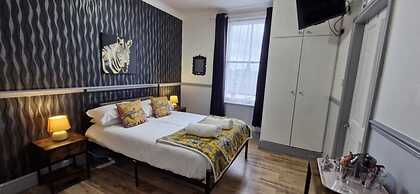 LilyRose Hotel