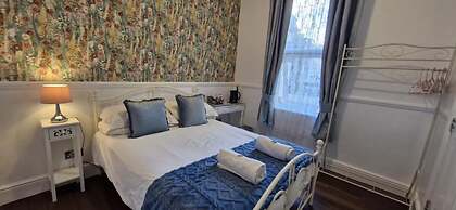 LilyRose Hotel