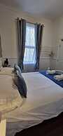 LilyRose Hotel