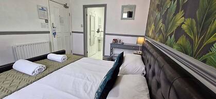 LilyRose Hotel