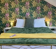 LilyRose Hotel