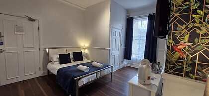 LilyRose Hotel
