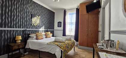 LilyRose Hotel