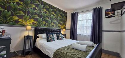 LilyRose Hotel