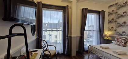 LilyRose Hotel