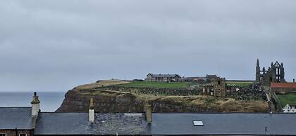 LilyRose Hotel