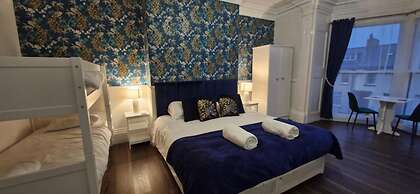 LilyRose Hotel