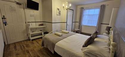 LilyRose Hotel