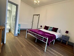 LilyRose Hotel