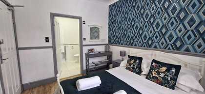 LilyRose Hotel