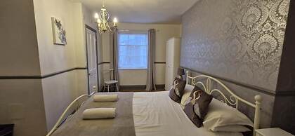 LilyRose Hotel