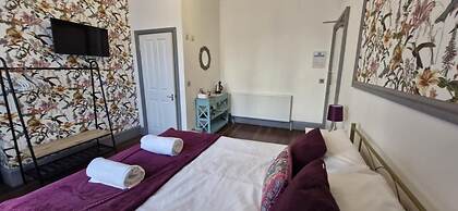 LilyRose Hotel