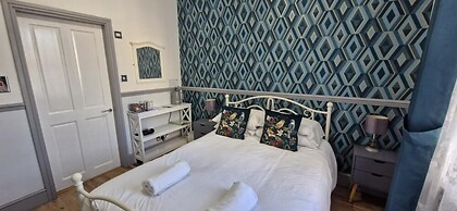 LilyRose Hotel