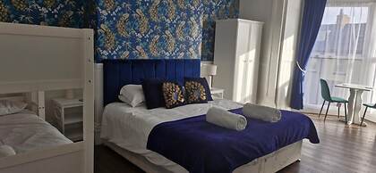 LilyRose Hotel