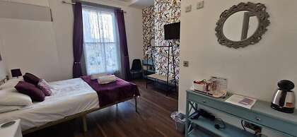 LilyRose Hotel