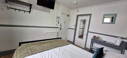 LilyRose Hotel