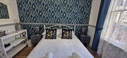 LilyRose Hotel