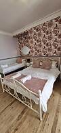 LilyRose Hotel