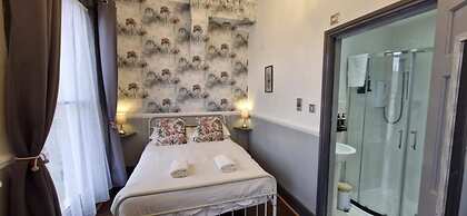 LilyRose Hotel