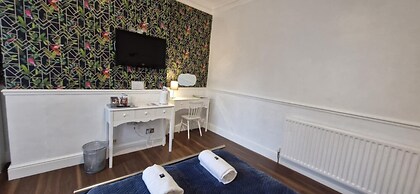 LilyRose Hotel
