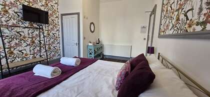 LilyRose Hotel