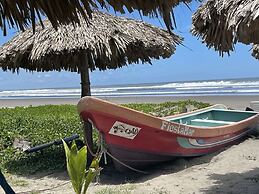 Sambo Mambo Beach Hotel