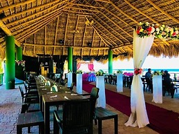 Sambo Mambo Beach Hotel