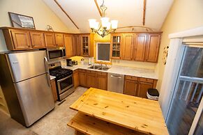 Our Wielgot Tradition 2 Bedroom Cabin by RedAwning