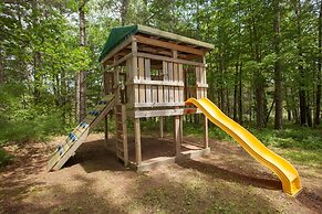 Our Wielgot Tradition 2 Bedroom Cabin by RedAwning