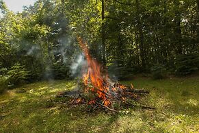 Our Wielgot Tradition 2 Bedroom Cabin by RedAwning