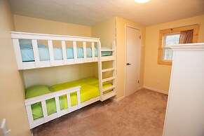 Our Wielgot Tradition 2 Bedroom Cabin by RedAwning