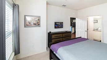 Moana's Hut Miles From World's Best Theme Parks!