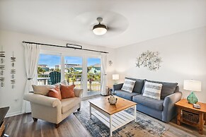 SeaCrest #313 Bright, Airy Coastal Vibes 2 Bedroom Condo by RedAwning