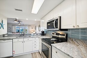 SeaCrest #313 Bright, Airy Coastal Vibes 2 Bedroom Condo by RedAwning