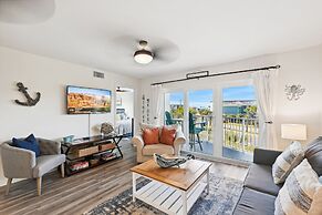 SeaCrest #313 Bright, Airy Coastal Vibes 2 Bedroom Condo by RedAwning