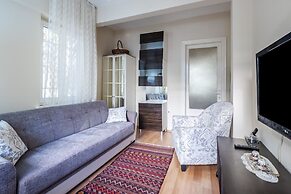Chic Flat With Balcony Close to Caddebostan Shore