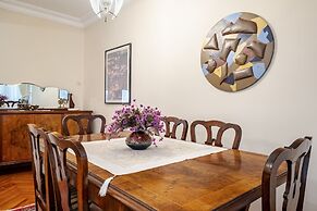 Chic Flat With Balcony Close to Caddebostan Shore