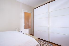 Chic Flat With Balcony Close to Caddebostan Shore