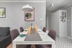 Apartment Kotlarska Centrum by Renters