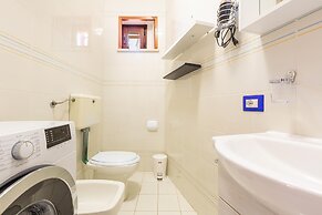 2369 Mono Le Rose by Barbarhouse