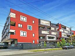 Preston Spacious 2-BRM Apt. Free-Parking