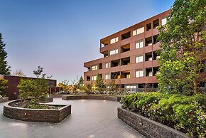 Preston Spacious 2-BRM Apt. Free-Parking