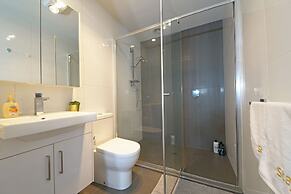 Preston Spacious 2-BRM Apt. Free-Parking