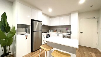 Preston Spacious 2-BRM Apt. Free-Parking